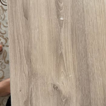 Andera Serisi Mobilyada Kısa Sürede Yüzey Aşınması Ve Deformasyon