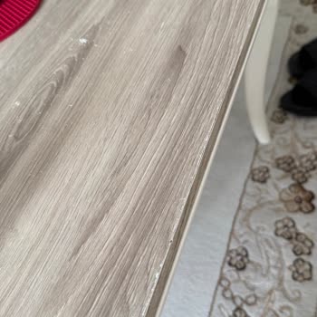 Andera Serisi Mobilyada Kısa Sürede Yüzey Aşınması Ve Deformasyon