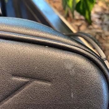 FLO Markastok Satıcısından Alınan Calvin Klein Çantada Deri Soyulması Ve İade Talebi