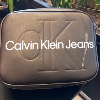 FLO Markastok Satıcısından Alınan Calvin Klein Çantada Deri Soyulması Ve İade Talebi