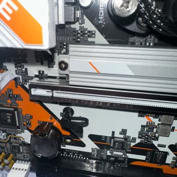 Kargo Darbesi Sonucu Anakart Ve Ekran Kartı Hasarlı, Ürün Değişimi Talebi