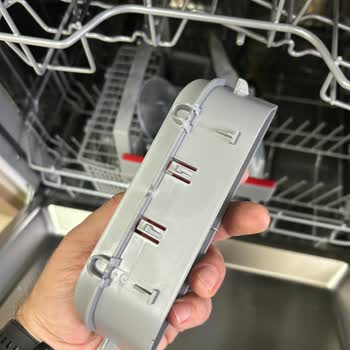 Yeni Alınan Bosch Bulaşık Makinesinde Kırık Deterjan Tutucu
