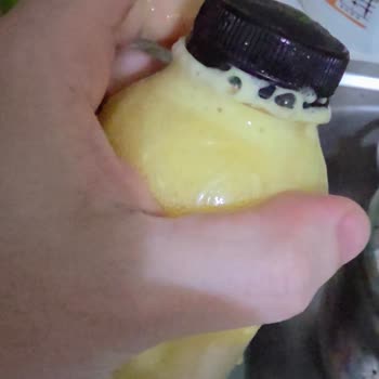 Exotic Meyve Suları Açarken Patladı - Olağan Dışı Ekşilik!