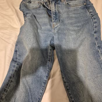 Mavi Jeans Pantolonun Aşırı Esnemesi Ve Büyümesi