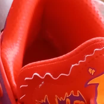 Sneaks Up Ayakkabılarda Topuk Deformasyonu Ve Cevapsız İade