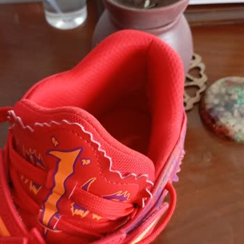 Sneaks Up Ayakkabılarda Topuk Deformasyonu Ve Cevapsız İade