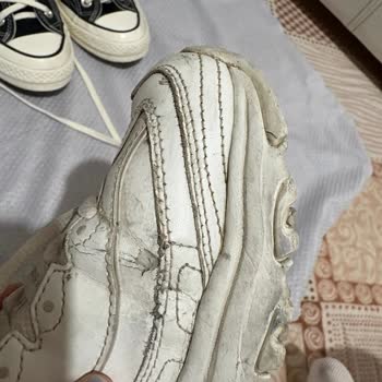 Skechers D’lites Fresh Start Shoes Peeling and Tearing Within One Year