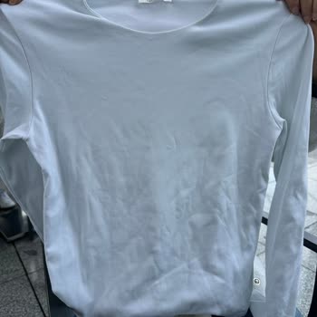 Stradivarius T-Shirtte Üretim Hatası Ve Kaba Mağaza Tutumu