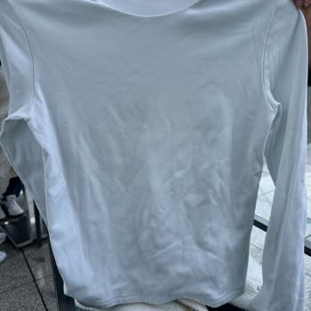 Stradivarius T-Shirtte Üretim Hatası Ve Kaba Mağaza Tutumu