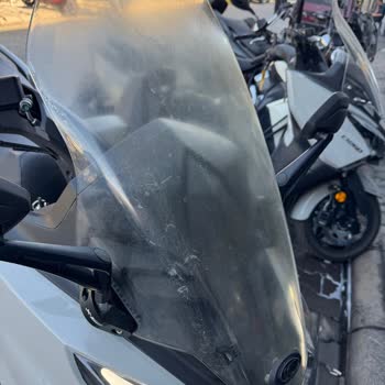 Üretim Hatası Olan Ön Camın Garanti Kapsamında Değişimi Reddedildi