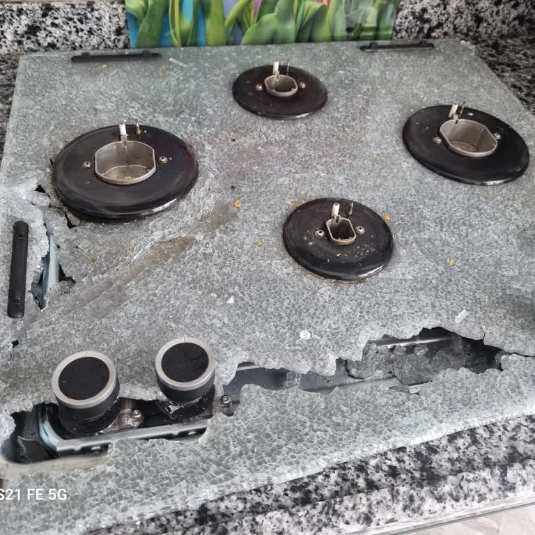 Patlayan Cam Ankastre Ocakta Garanti Süresi Aşımı Ve Ek Ücret Talebi