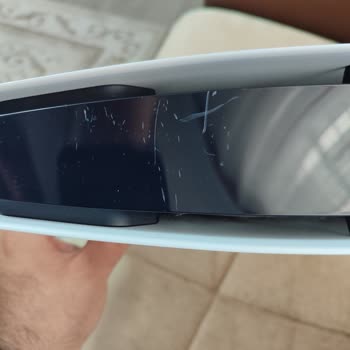 Garanti Kapsamındaki DualSense Kontrol Çiziklerle Geri Döndü Ve Sorumluluk Reddi