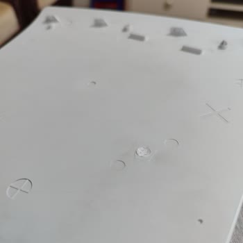 Garanti Kapsamındaki DualSense Kontrol Çiziklerle Geri Döndü Ve Sorumluluk Reddi