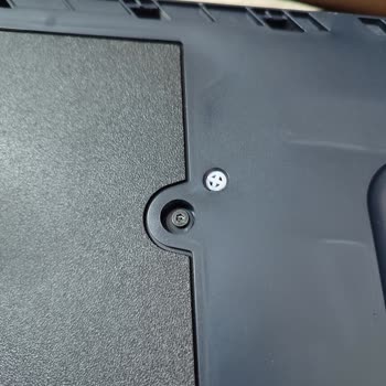 Garanti Kapsamındaki DualSense Kontrol Çiziklerle Geri Döndü Ve Sorumluluk Reddi