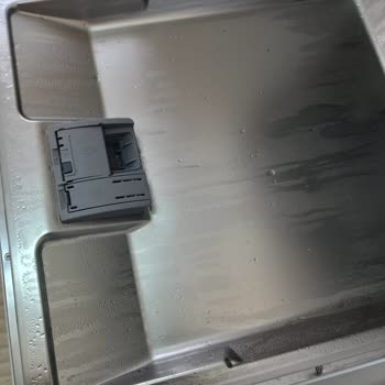 Kapak Ve Çevresi Su İçinde Kalan Yeni Bosch Bulaşık Makinesi İçin İade Talebi