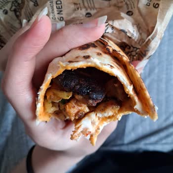 Soslu Dürümde Sos Yok Ve Tavuklar Yanmış, İade Talebi