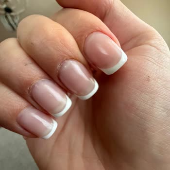 Kalitesiz Protez Tırnak Uygulaması Ve Özensiz Hizmet