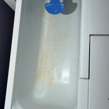 Deterjan Çekmecesinden Deterjan Akıyor Ve Su Sızıyor, Garanti Kapsamında Çözüm Yok