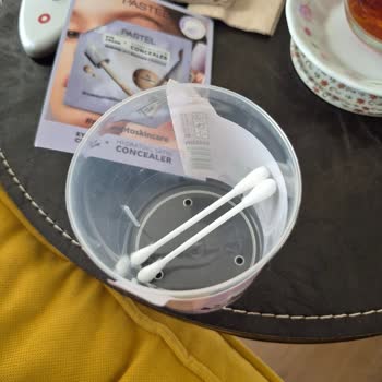 Açık Kapağındaki Hijyenik Olmayan Kulak Temizleme Çubuğu Ve İade Şikayeti