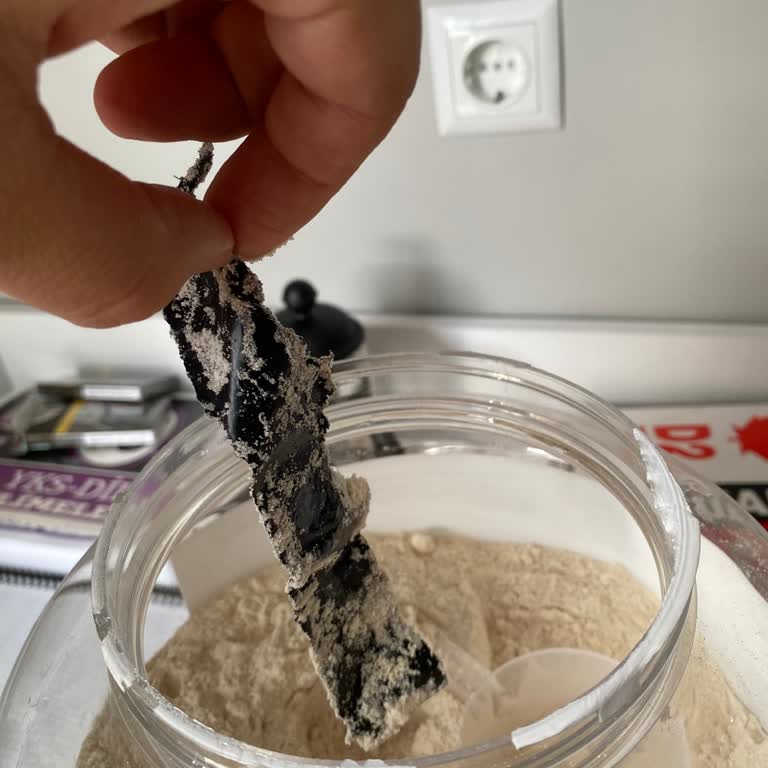 Protein Tozunda Yabancı Nesne Ve Kötü Koku: Sağlık Riski Ve İade Talebi