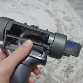 Garanti Kapsamında Dyson Süpürge Başlığının Çatlağı İçin Ücretsiz Onarım Talebi
