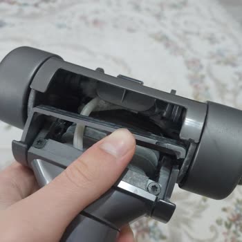 Garanti Kapsamında Dyson Süpürge Başlığının Çatlağı İçin Ücretsiz Onarım Talebi