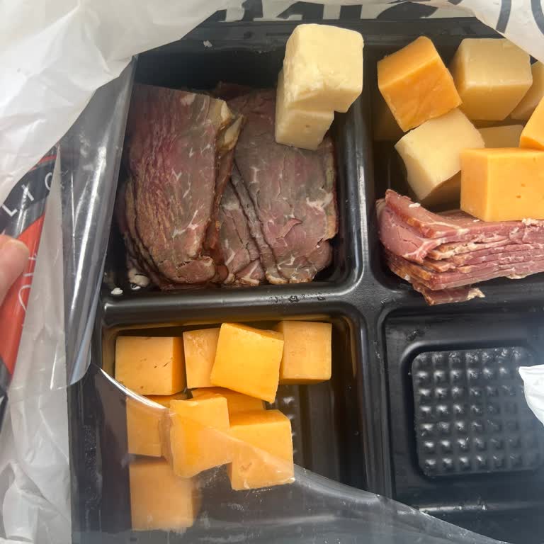 Macro Center'dan Yeşermiş Et Ürünü Ve Cevapsız İade Talebi