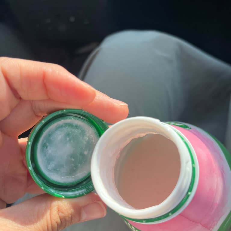 Sütaş Çilekli Kefir Bozuldu Ve Mide Bulantısına Neden Oldu