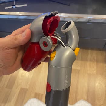 Dyson V12 Slim Adaptör Parçasının Kırılması Tasarım Hatası Olarak Garanti Dışında Bırakıldı