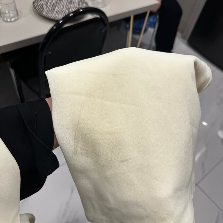 Instagram Butiğinden Kalitesiz Ve Lekeli Ürün, İletişimsiz Mağduriyet