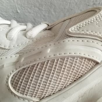 Leke Tutmayan Skechers Ayakkabıda Temizlik Sorunu