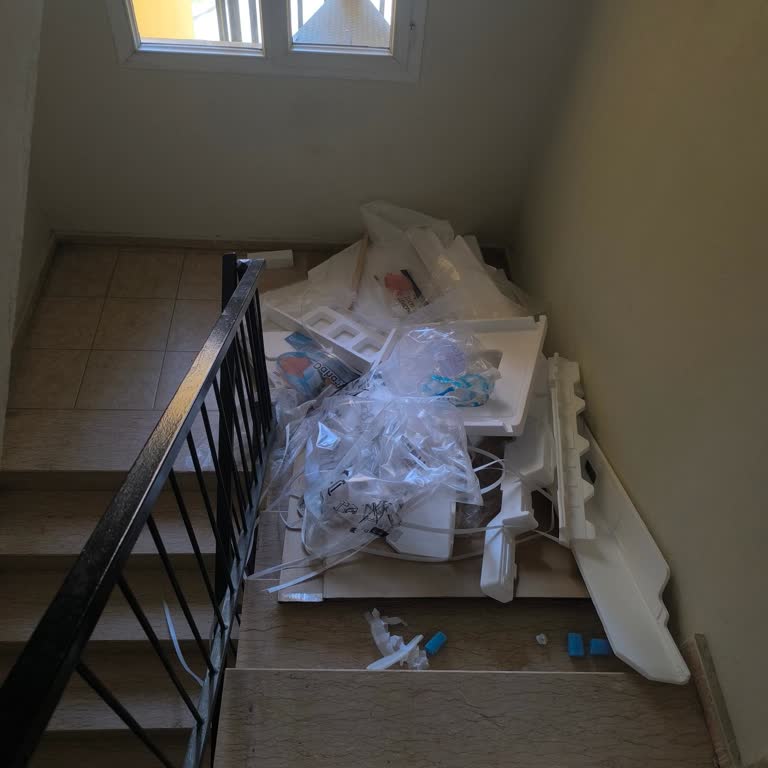 Haier Yetkili Servisin Merdivenleri Kirli Bırakması