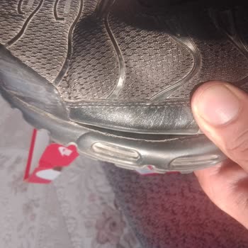 Nike Air Max Plus Ayakkabısında Üretim Hatası: Açılan Burun Kısmı Ve Değişim Talebi