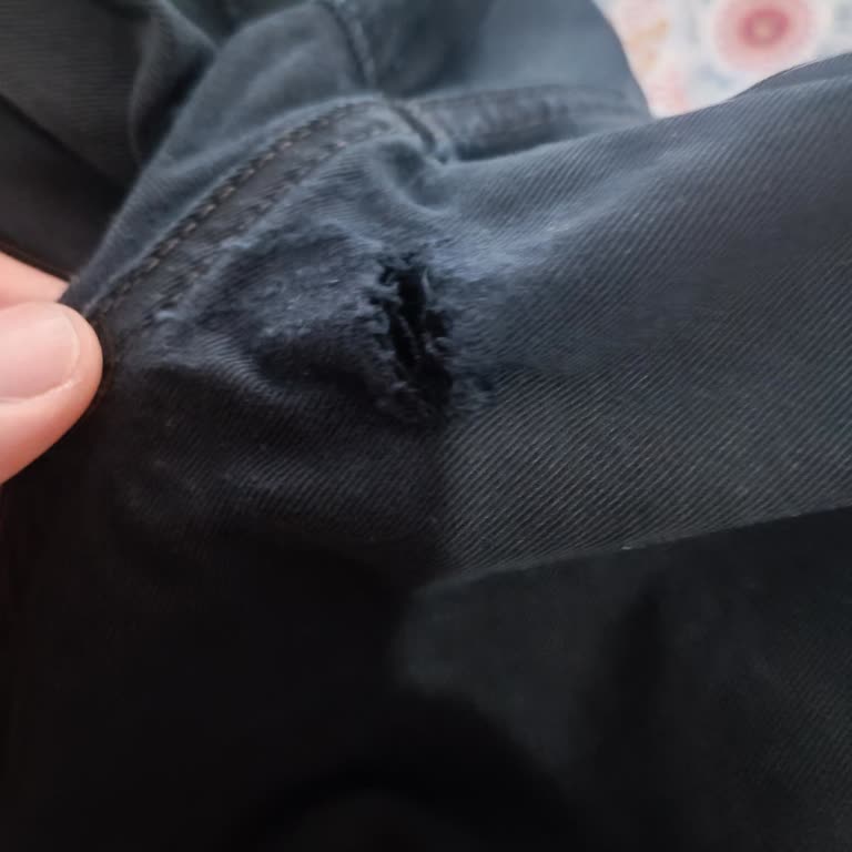 Mavi Kalitesiz Jean’i Müşteriye Suçlayarak Güvenimi Sarstı