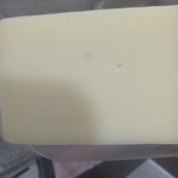 Sütaş Kaşarında Siyah Lekeler Ve Sağlık Riskine Dair Endişe