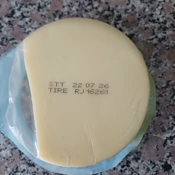 Sütaş Kaşarında Siyah Lekeler Ve Sağlık Riskine Dair Endişe