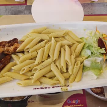 Salata Az, Domates Çürük, Tavuk Soğuk: Tavuk Dünyası’nda Tazelik Ve Sıcaklık Sorunu