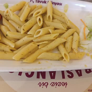 Salata Az, Domates Çürük, Tavuk Soğuk: Tavuk Dünyası’nda Tazelik Ve Sıcaklık Sorunu