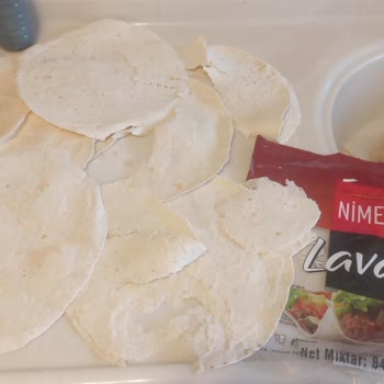 A101 Üçkuyular’da Satılan Nimet Lavaşları Yarım Pişmiş Çıktı