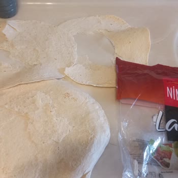 A101 Üçkuyular’da Satılan Nimet Lavaşları Yarım Pişmiş Çıktı