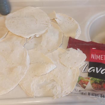 A101 Üçkuyular’da Satılan Nimet Lavaşları Yarım Pişmiş Çıktı