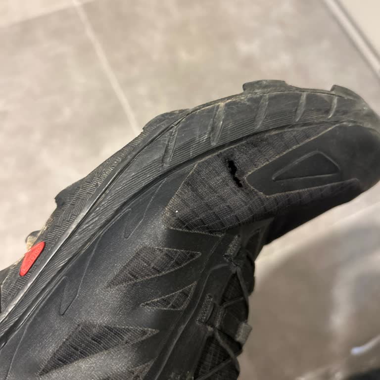 Salomon Ayakkabısının Yırtılmasına Kullanıcı Hatası Düşülmesi