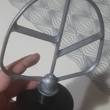 Sinbo SMX-2769 Hamur Yoğurma Makinesinin Uçlarından Boya Sızması Ve Sağlık Endişesi