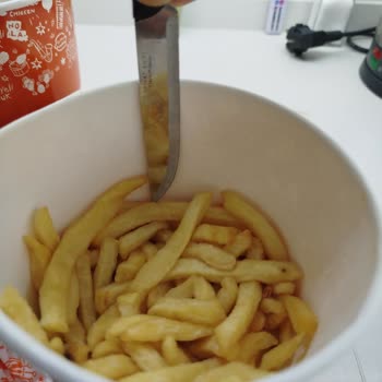 Popeyes Siparişinde Büyük Patates Yarı Kadar Eksik