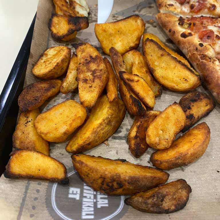 Yanmış Patatesler İçin 'Tarzımız' Açıklaması Müşteriyi Hayal Kırdı