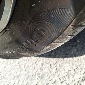 Balon Yapan 4 Pirelli Lastiğin Ücretsiz Değişimi Talebi