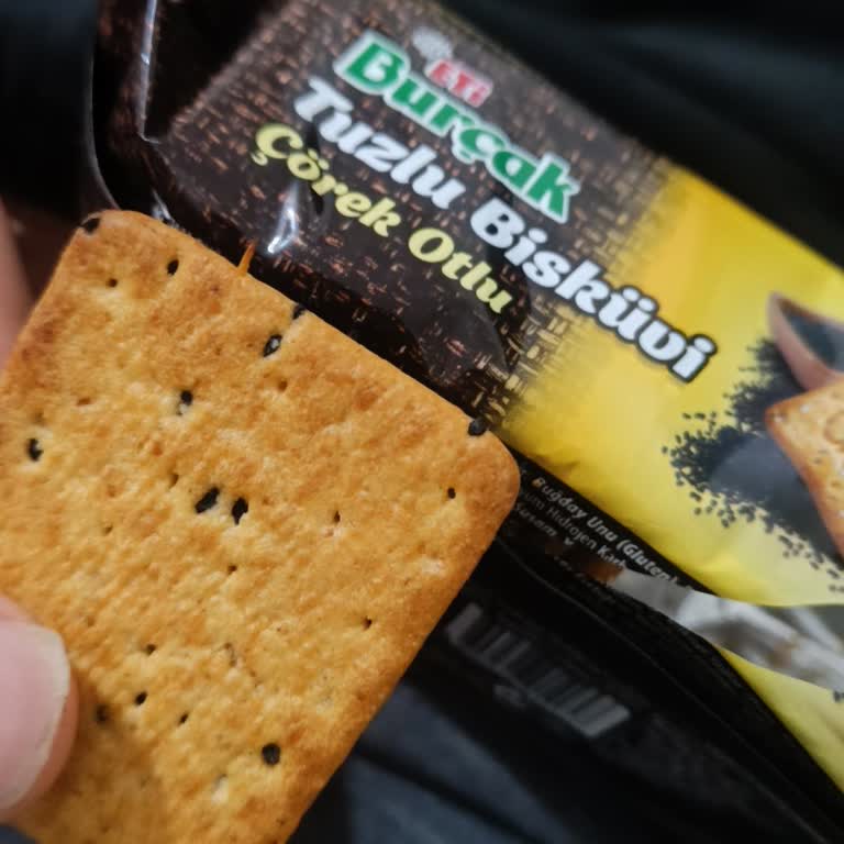 Eti Burçak Çörek İçinde Sert Yabancı Madde