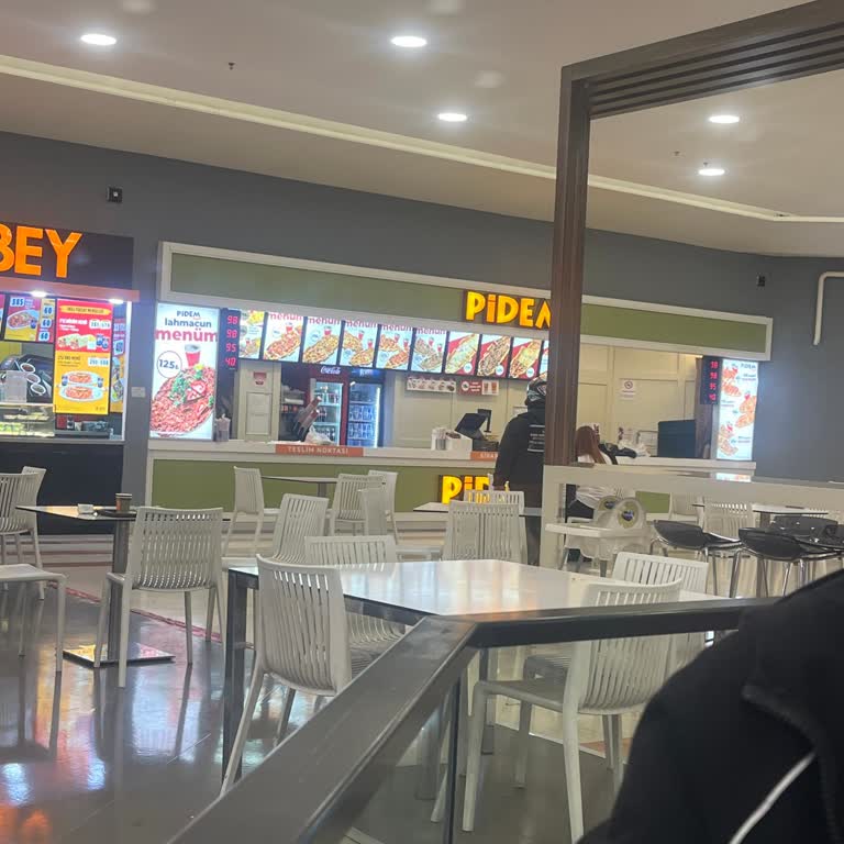 Pidem Şubesinde Açık Saatte Bile Kapalıymış Gibi Saygısız Personel