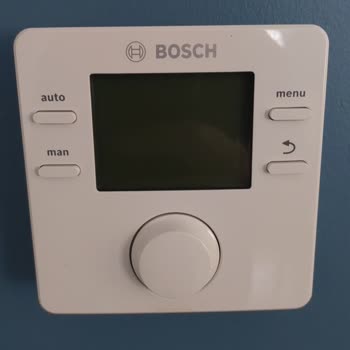 Bosch CR50 Oda Termostatının Ekran Arızası Ve Yetkili Servis Çözüm Eksikliği