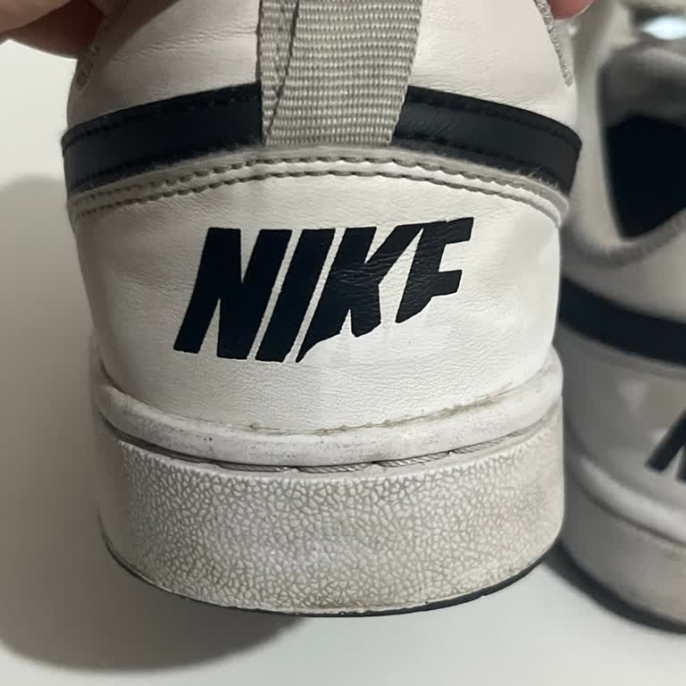 Ayıplı Nike Ayakkabısı: Yazısının Hızlıca Soyulması Ve Değişim Talebi